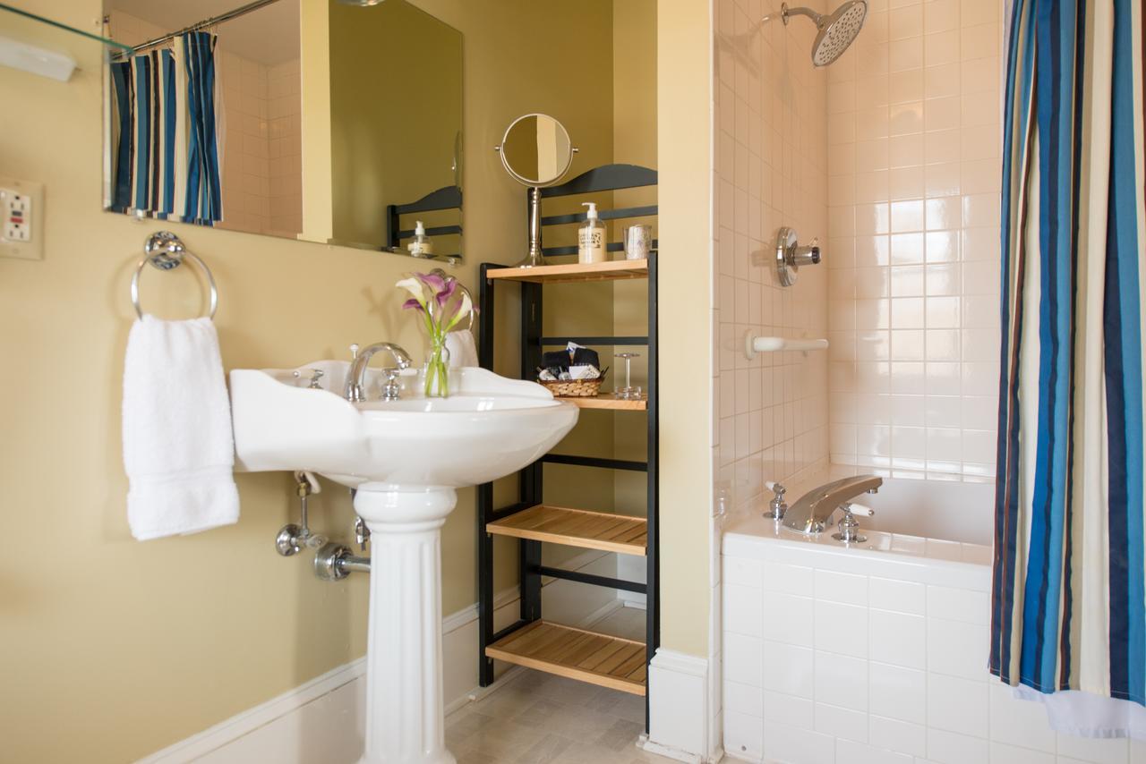 Steeles Tavern Manor Экстерьер фото
