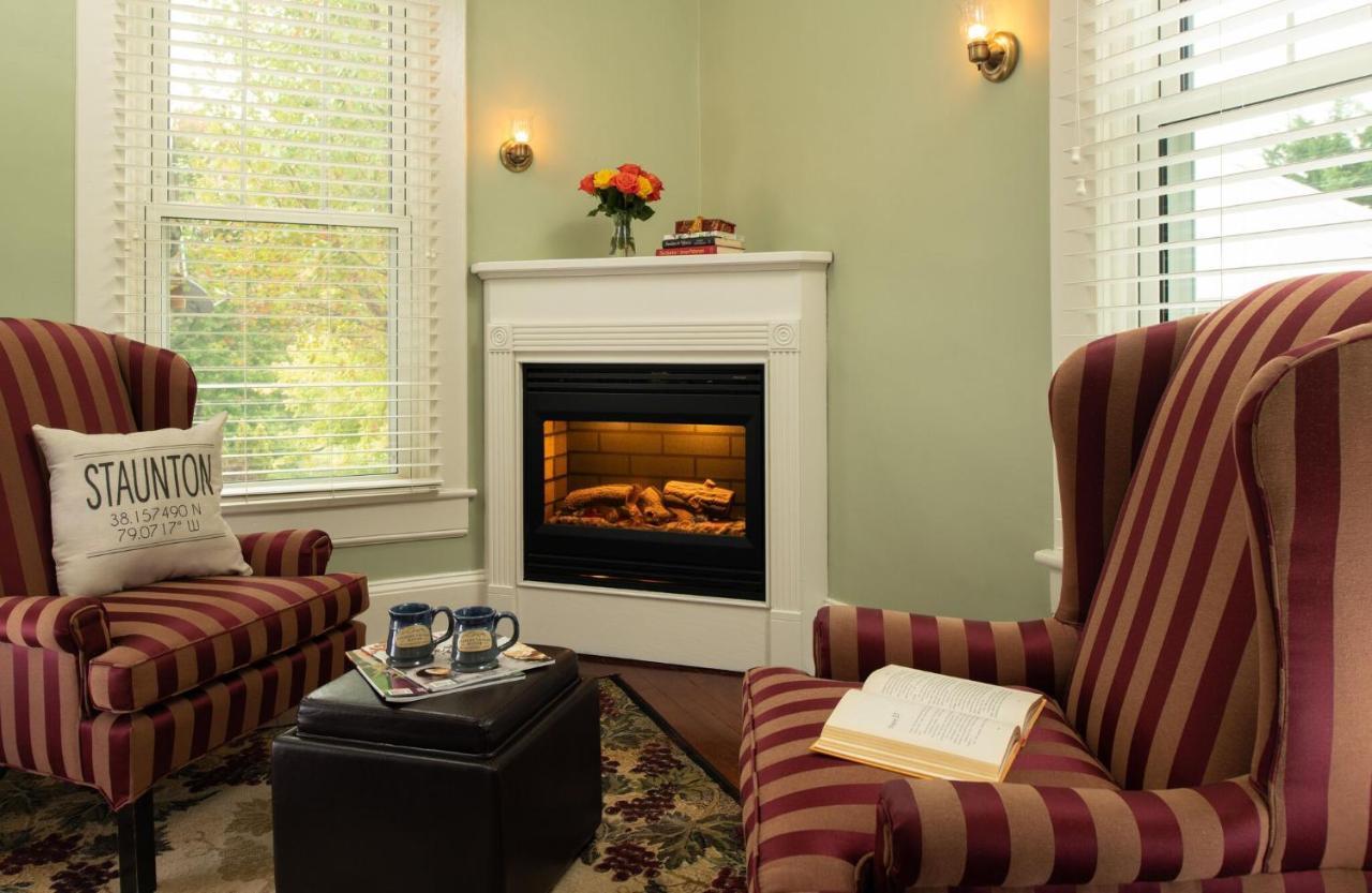 Steeles Tavern Manor Экстерьер фото
