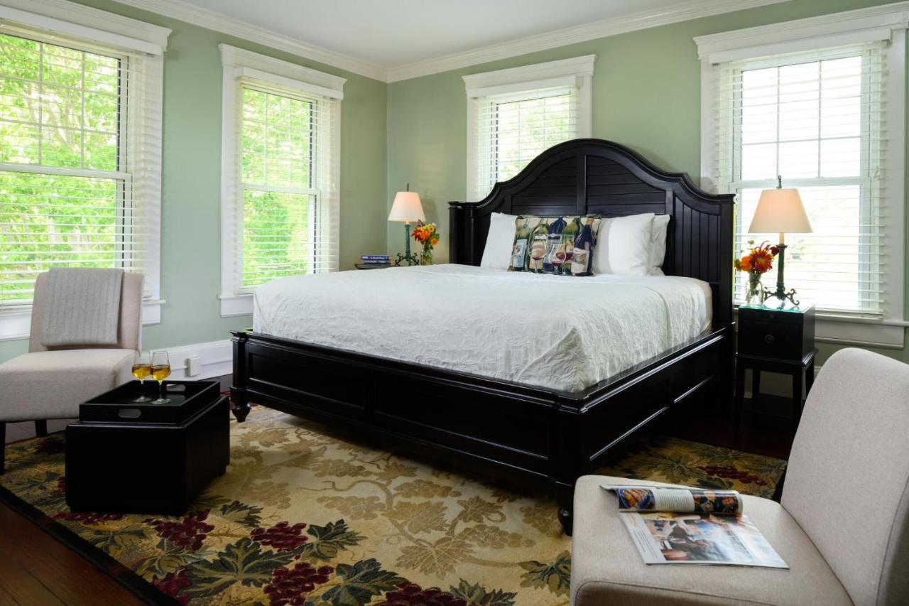 Steeles Tavern Manor Экстерьер фото